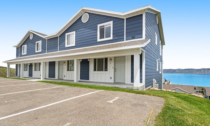 Harbor Village Condo | Tri-level condo w/shared pool, hot tub, sports courts, & views of Bear Lake