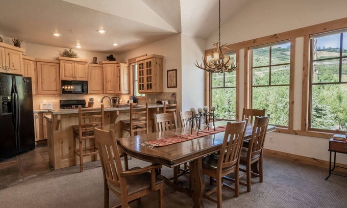 Downtown Park City Condo | Two Blocks from Park City Mountain Resorts -Town Pointe A 301
