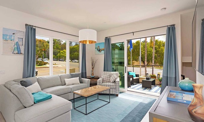 Bankers Hill House | Upscale Modern Townhouse at Balboa Park in Downtown San Diego