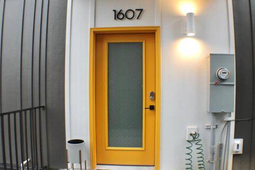 St. Elmo Improvement League Apartment | 91 m² Apartment ∙ 1 bedroom ∙ 4 guests