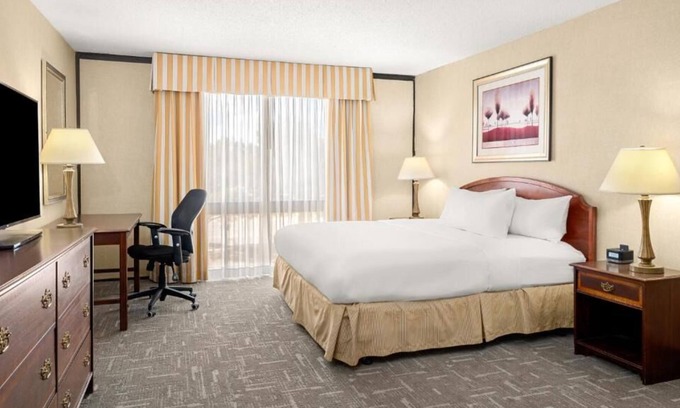 Billings House | Views of Rimrocks and Beartooth Mountains! 4 Spacious Units, Free Parking