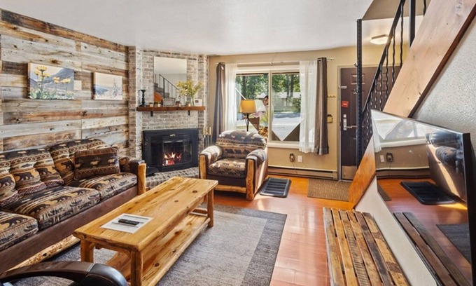 Red Lodge Condo | Welcoming 2-bedroom condo 6.1 miles from Red Lodge Mountain Ski Resort