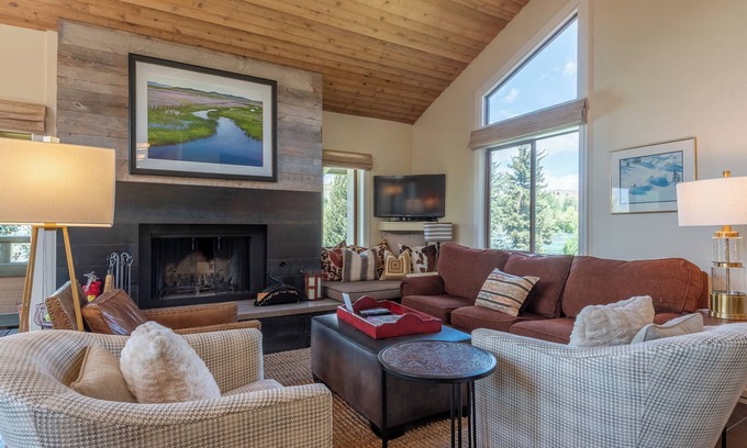 Elkhorn Condo | Wildflower Condo 655 - Third Floor Penthouse w/Baldy Views & Sun Valley Pool
