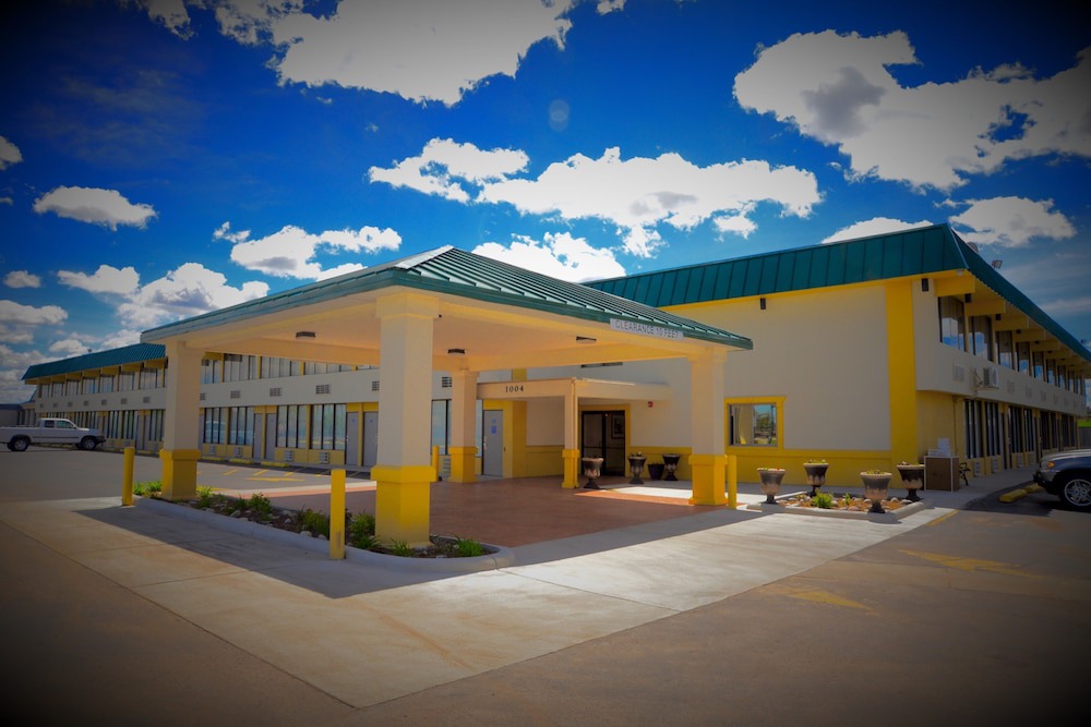 Gillette Hotel | Howard Johnson by Wyndham Gillette