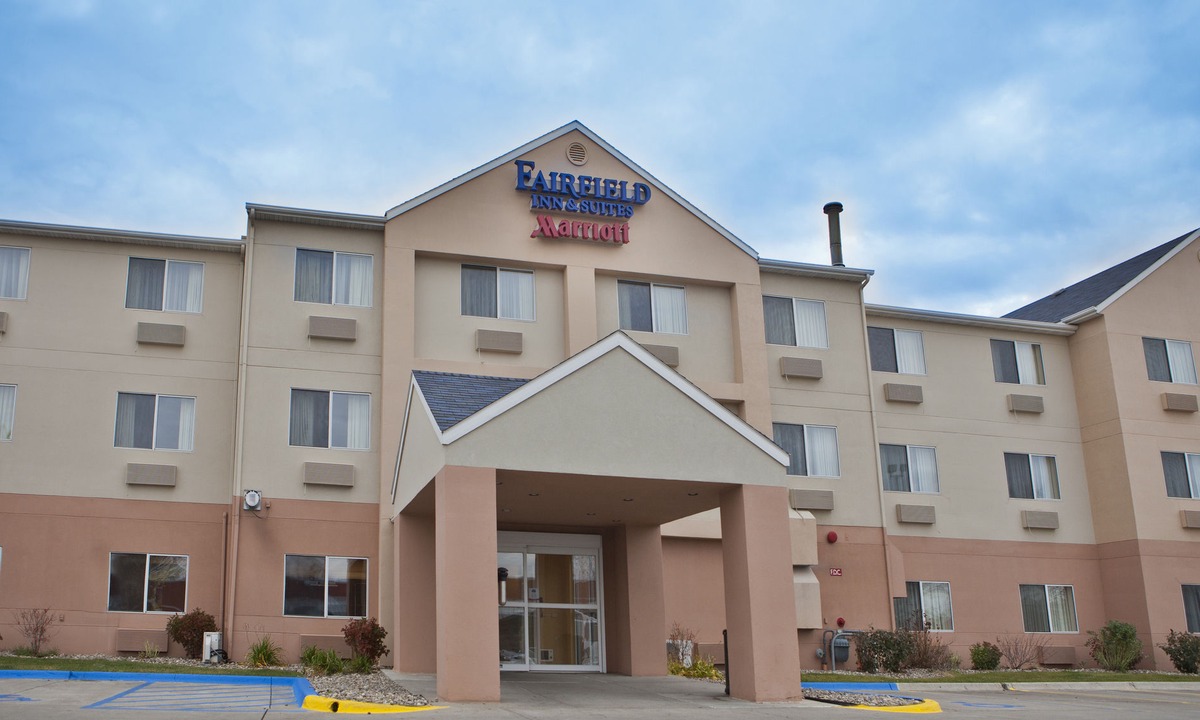 Bismarck Hotel | Fairfield Inn & Suites Bismarck South