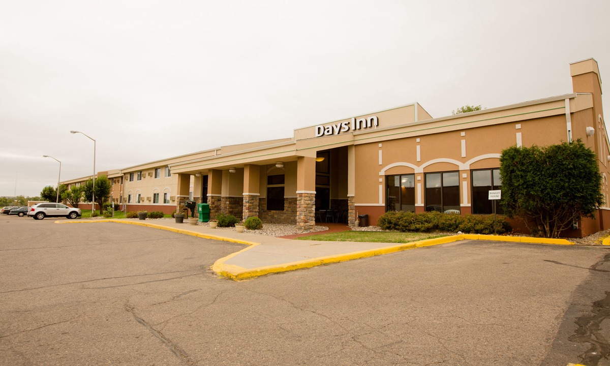 Minot Hotel | Days Inn by Wyndham Minot