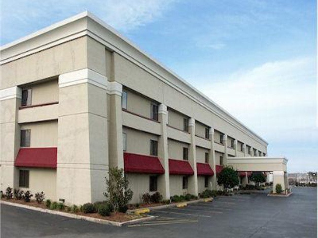 Springdale Hotel | La Quinta Inn by Wyndham Cincinnati North