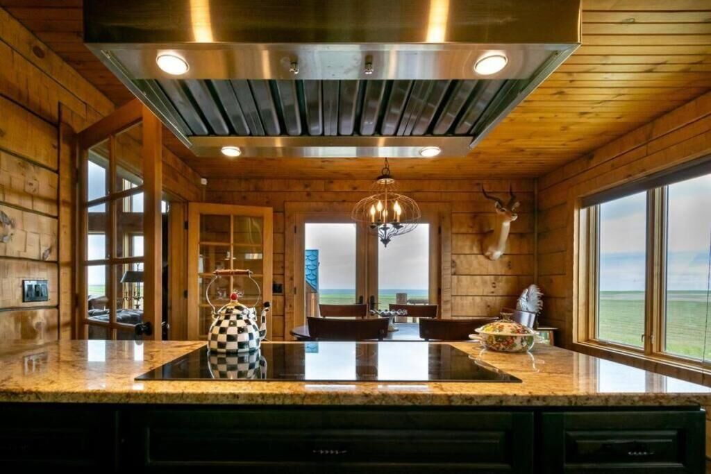 Santa Rita House | Tranquil 4-bedroom Glacier View Getaway
