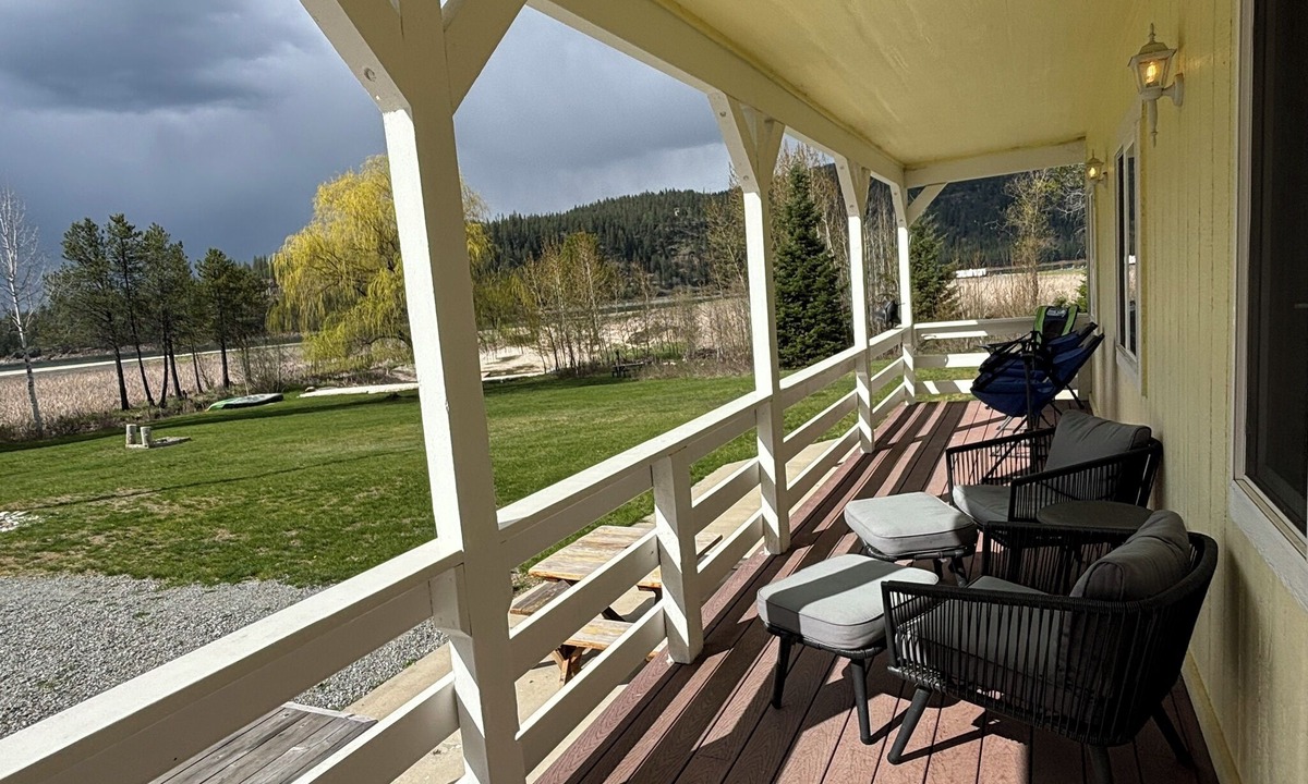 Priest River House | Secluded Waterfront Cabin on Pend Oreille with Private Cove
