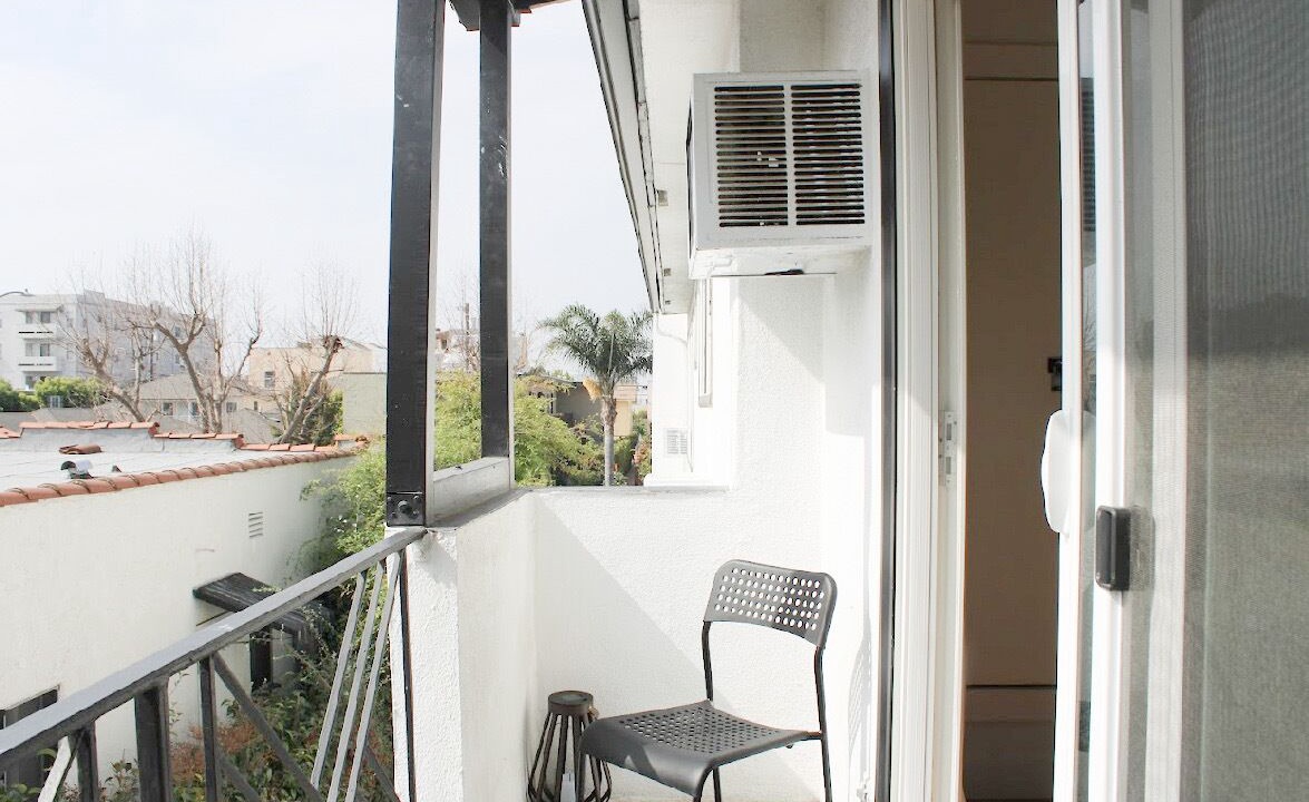 Palms Apartment | ☆ Gem Apt. in Culver City ☆ Nearby Restaurants, Hotels, Parks, Beach and MORE!