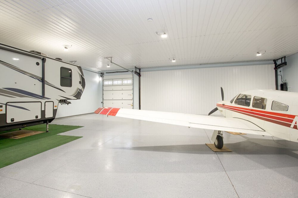 Carthage House | Airport Hanger w/ Full Amenities