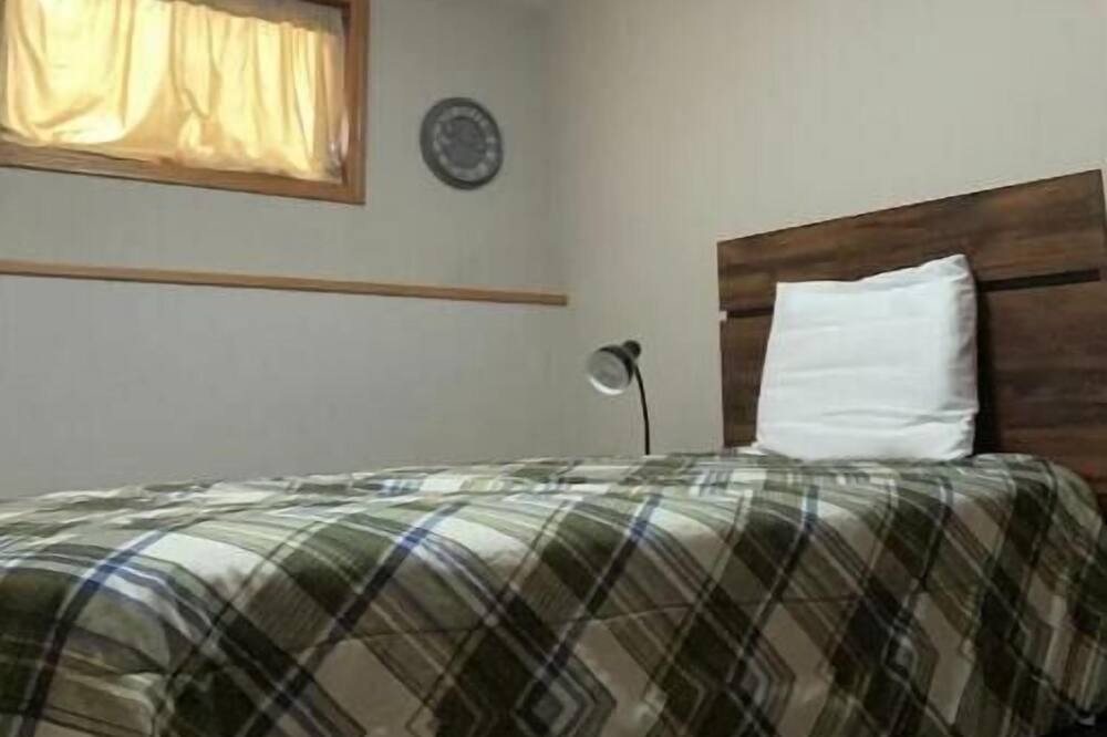 Valley City Condo | Cozy condo walking distance to downtown and VCSU.
