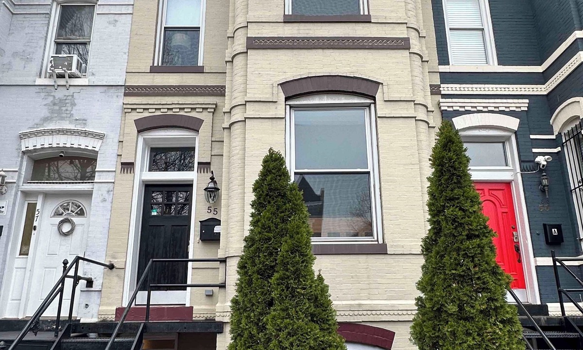 Truxton Circle House | 3-bedroom house in brilliant Washington with WiFi, AC. Close to two metro stops,