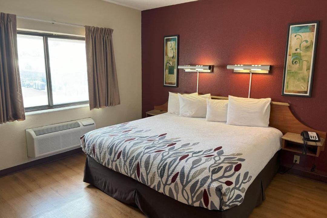 Elyria Hotel | Sycamore Suites