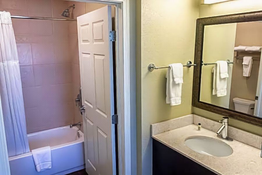 Photo of Bathroom in Minot