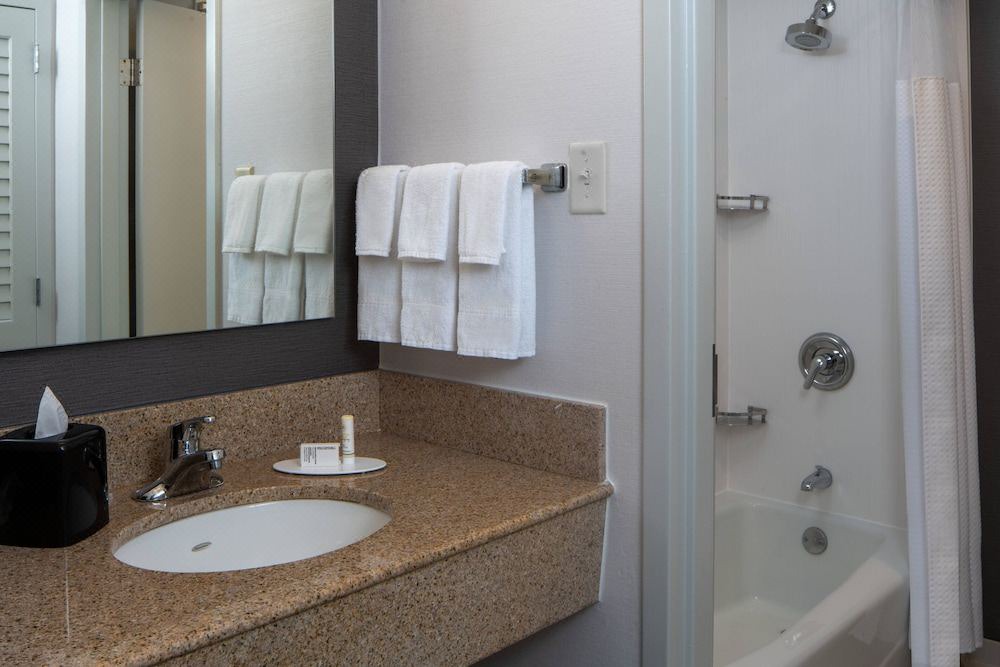 Photo of Bathroom in White Station