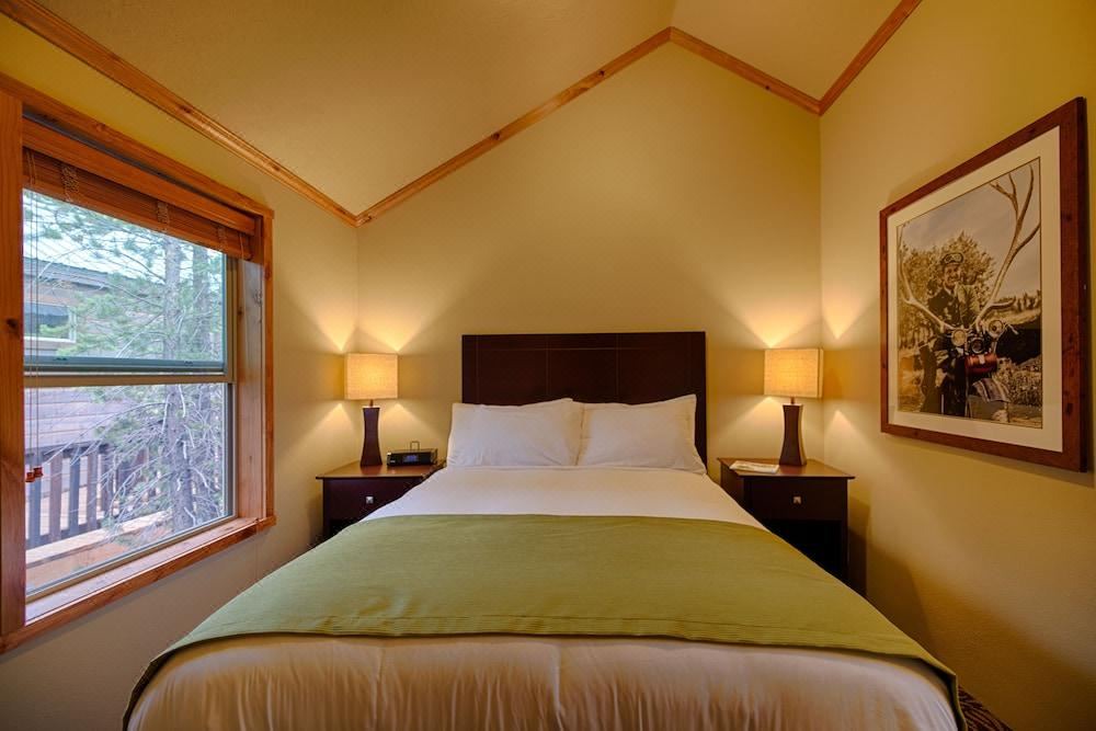 Photo of Bedroom in West Yellowstone