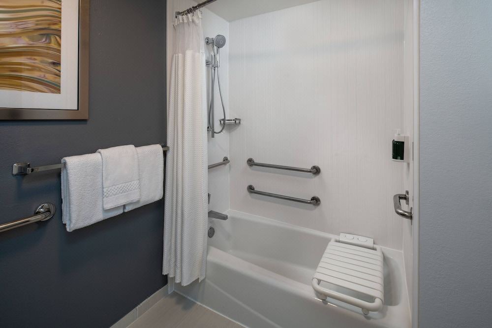 Photo of Bathroom in White Station