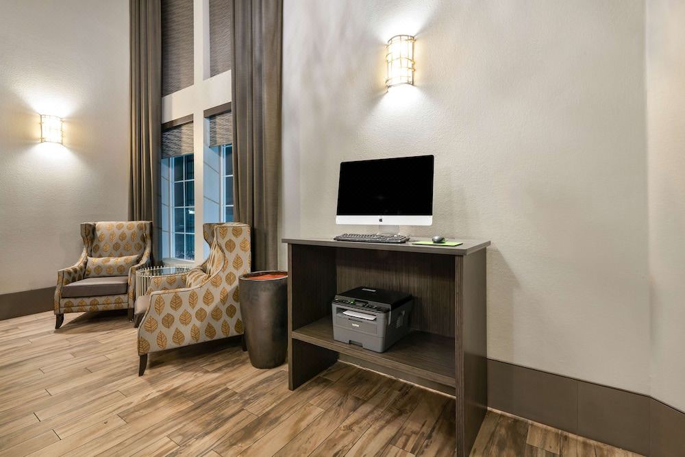 Photo of Livingroom in Evergreen