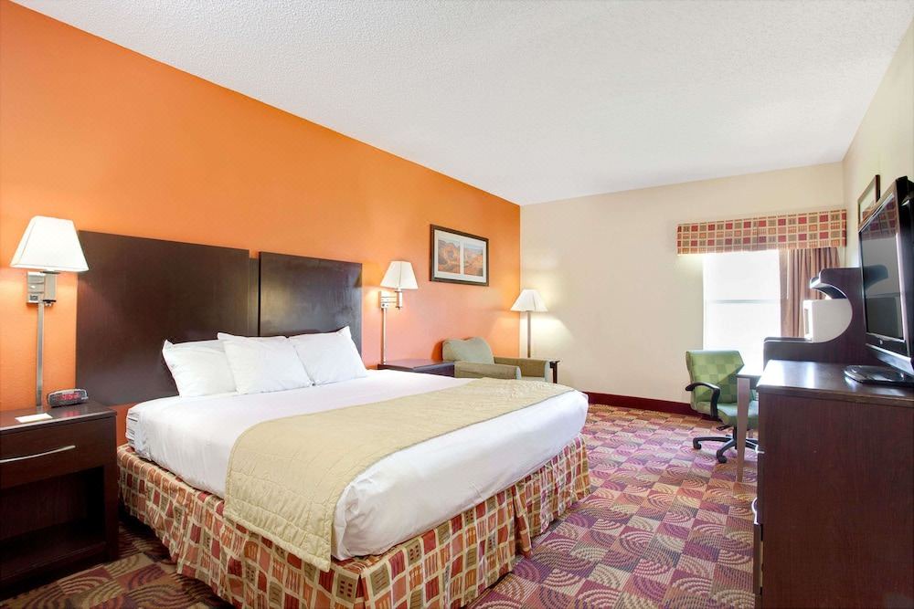 Photo of Bedroom in Tougaloo