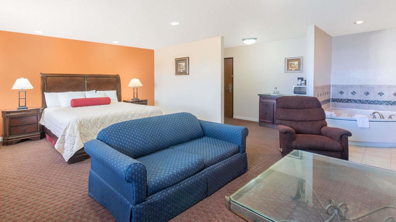 Photo of Livingroom in Minot