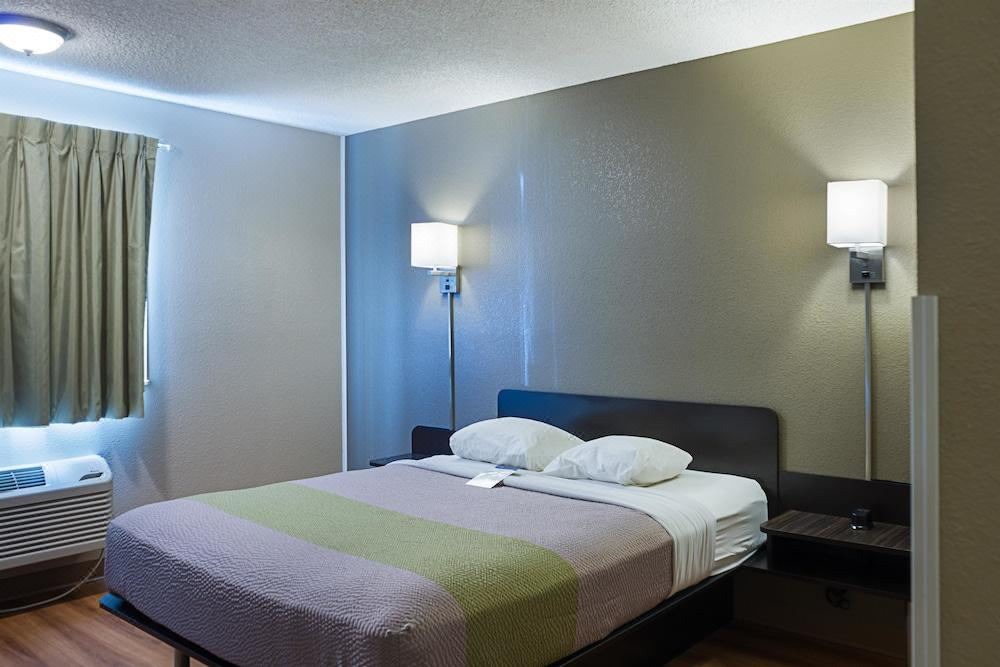 Photo of Bedroom in Shelby