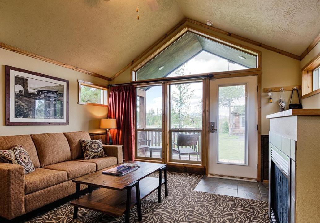 Photo of Livingroom in West Yellowstone