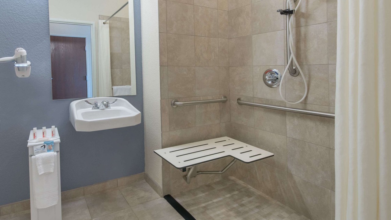 Photo of Bathroom in Minot