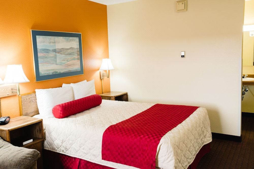 Photo of Bedroom in Minot