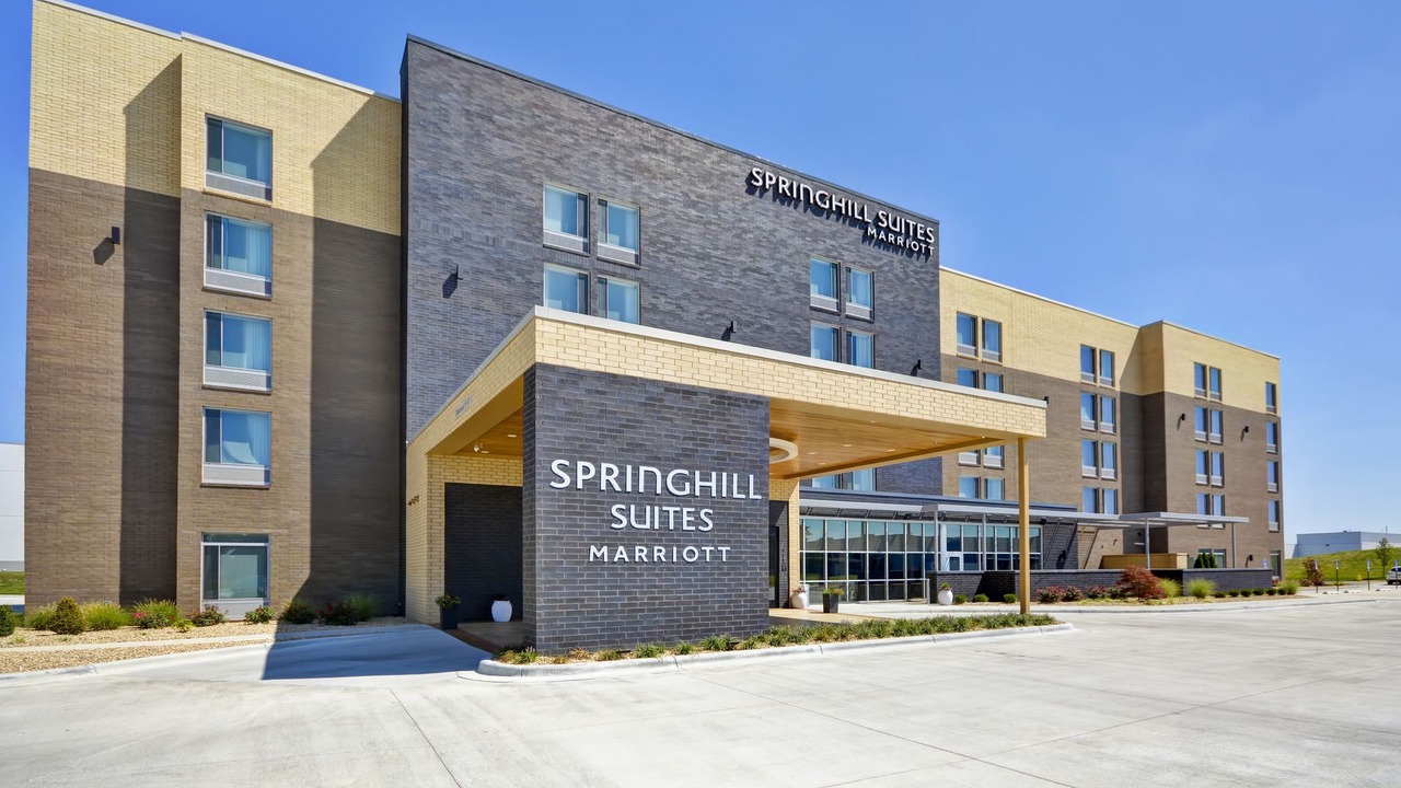 Photo of Buildings in Blue Ash