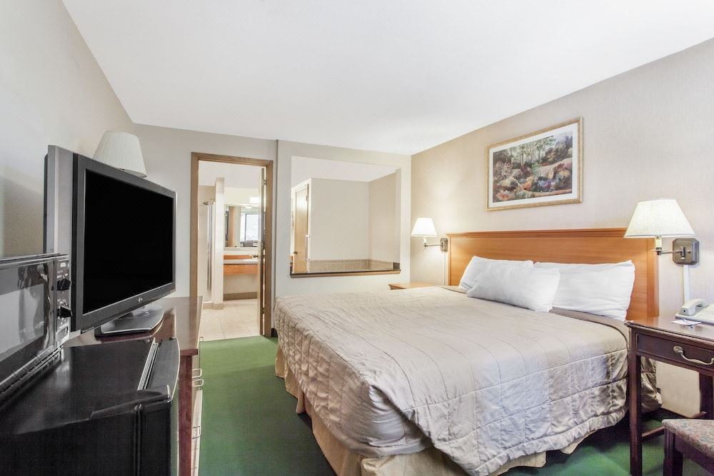 Photo of Bedroom in Edmonds