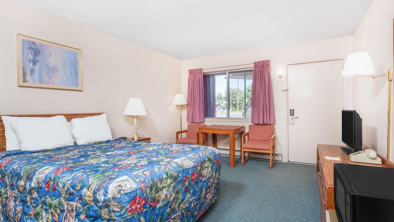 Photo of Bedroom in Burns