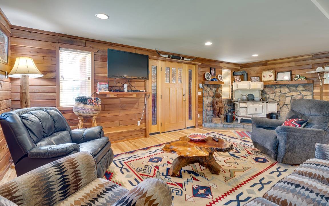 Photo of Livingroom in Garden Valley