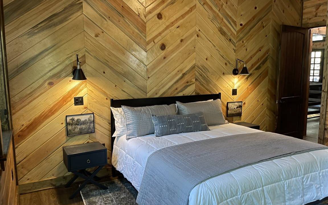 Photo of Bedroom in Hochatown