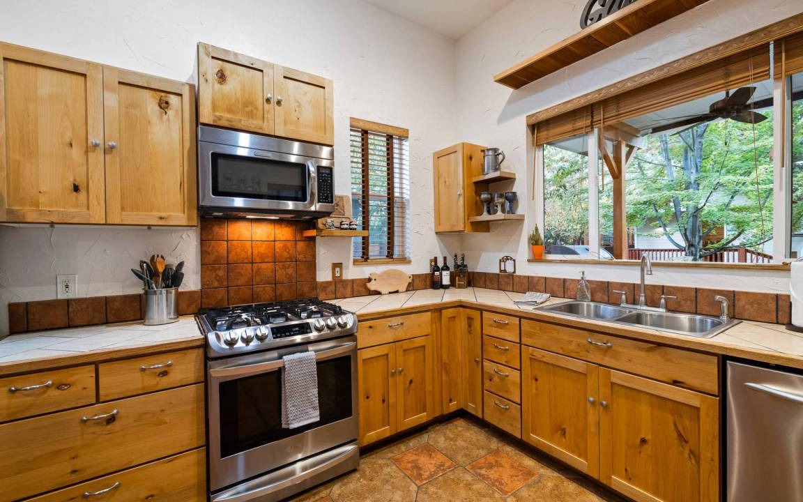 Photo of Kitchen in Central Rim