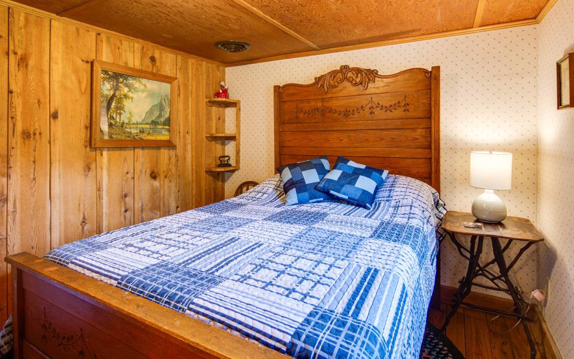 Photo of Bedroom in Drifting