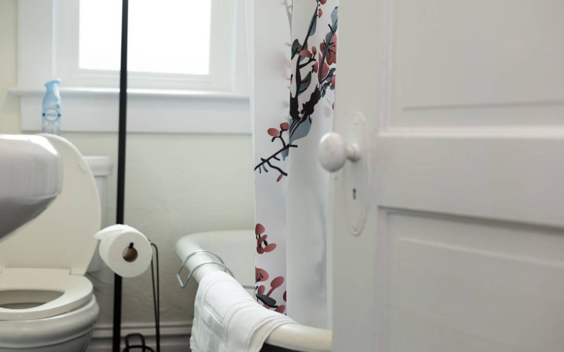 Photo of Bathroom in Central City