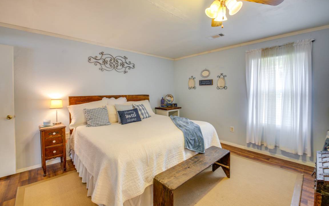 Photo of Bedroom in Mid America