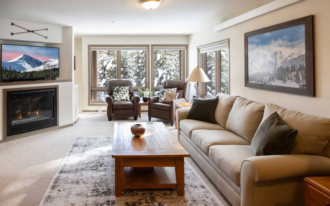 Photo of Livingroom in Big Sky