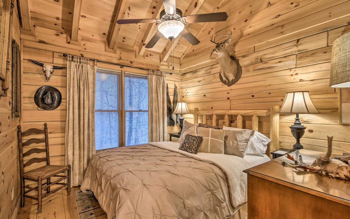 Photo of Bedroom in Cherry Log