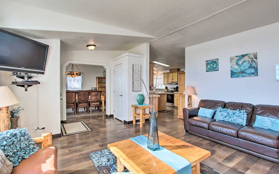 Photo of Livingroom in Hyland Beach