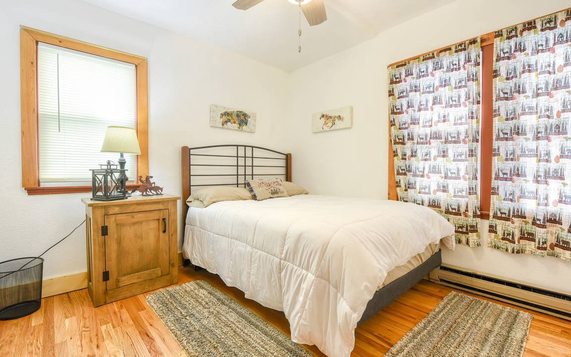 Photo of Bedroom in Lead