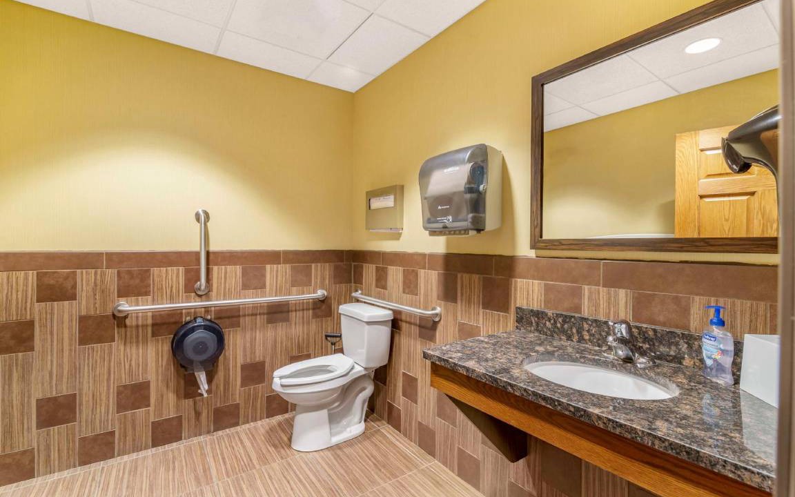 Photo of Bathroom in Minot