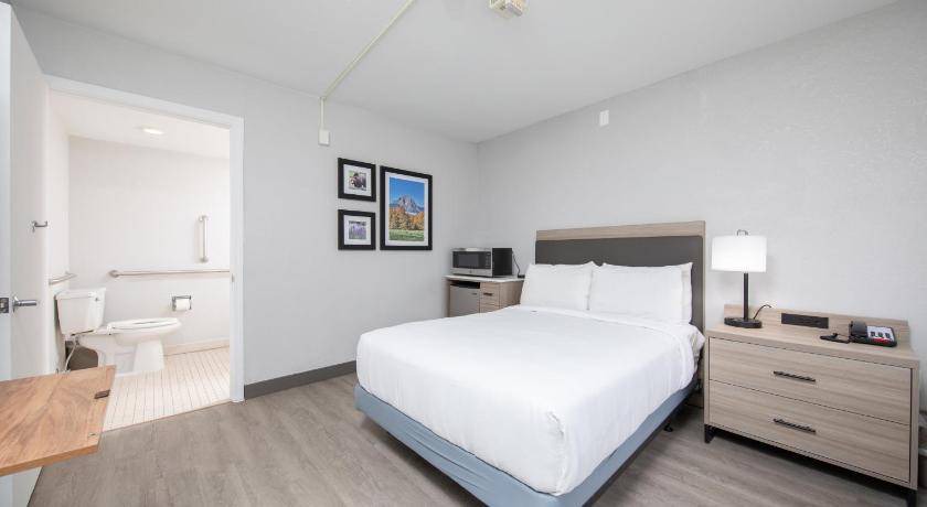 Photo of Bedroom in Jackson