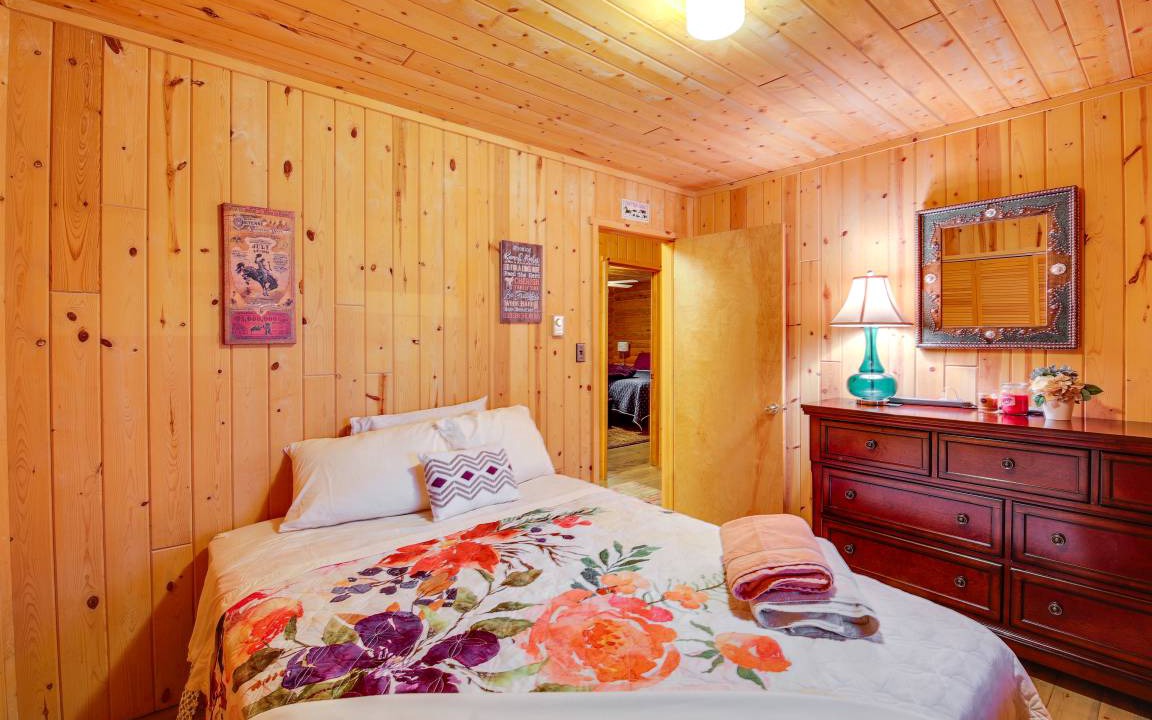 Photo of Bedroom in Glendo