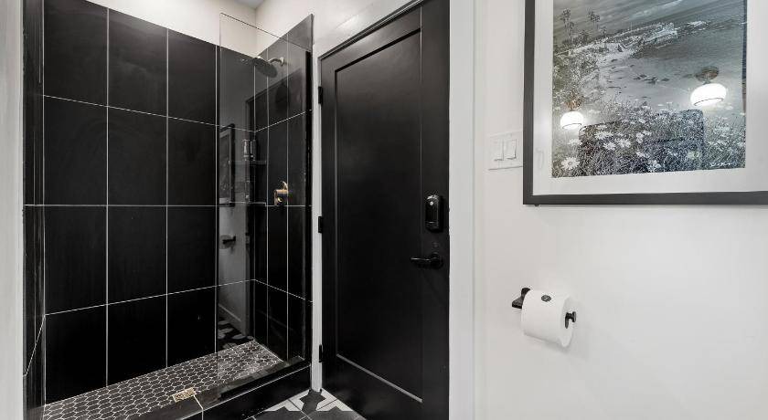 Photo of Bathroom in Little Italy
