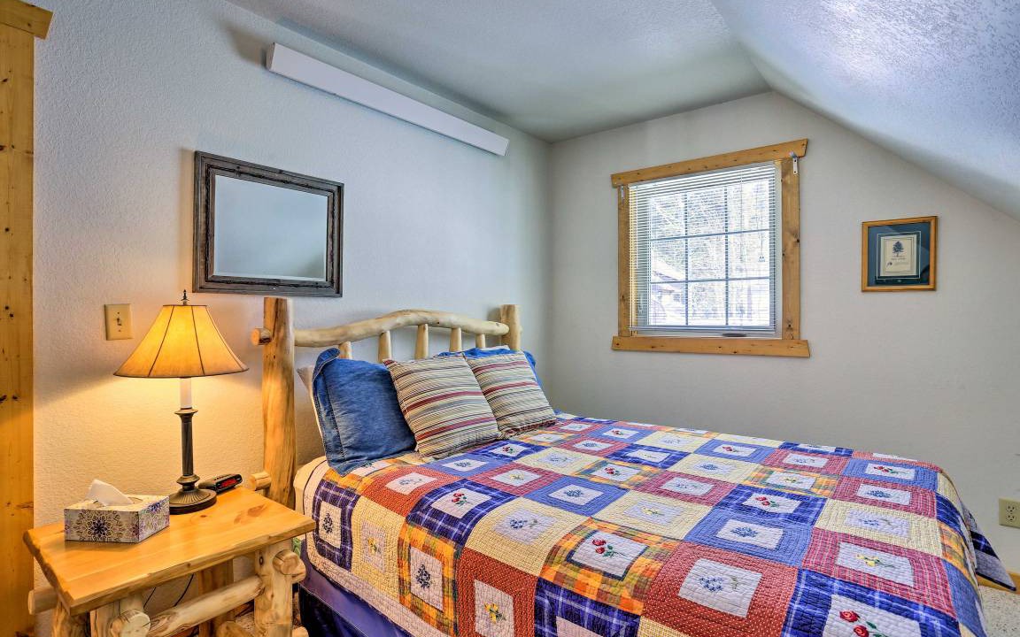 Photo of Bedroom in Lead