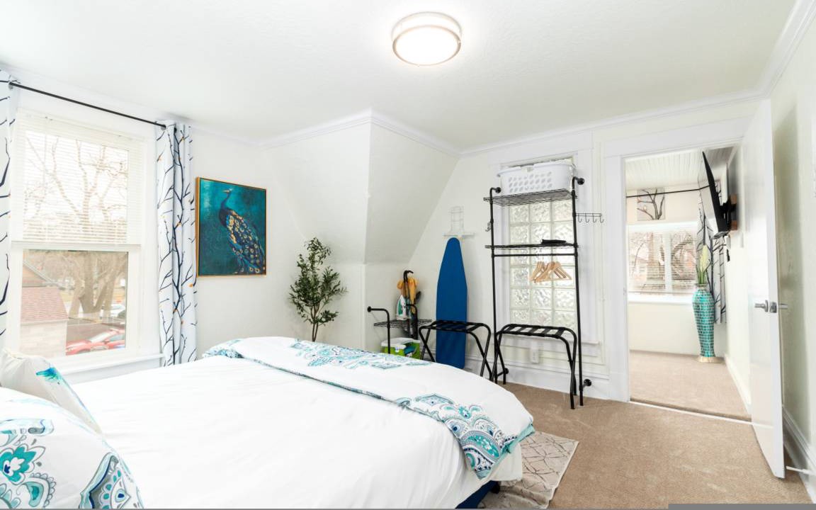 Photo of Bedroom in Central City