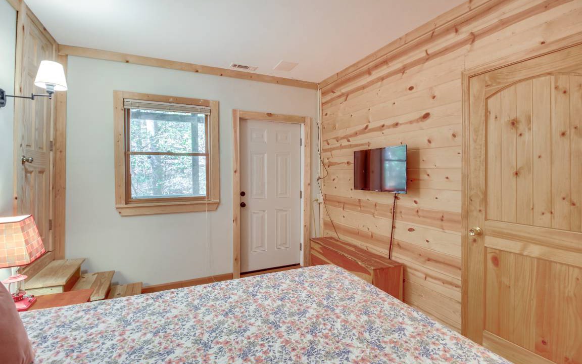 Photo of Bedroom in Ellijay