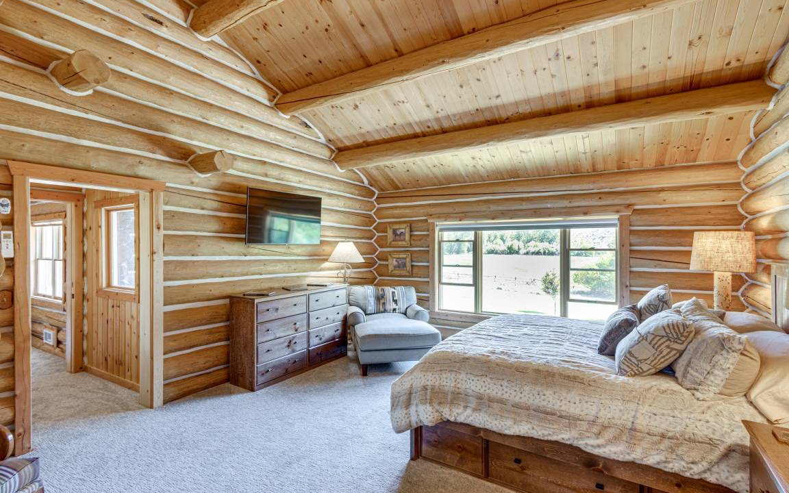 Photo of Bedroom in Custer County